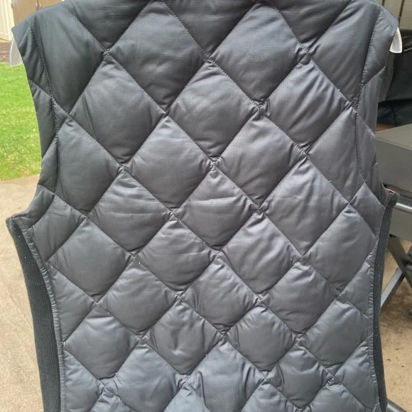 Lightweight Reversible Vest - Picture 5 of 11